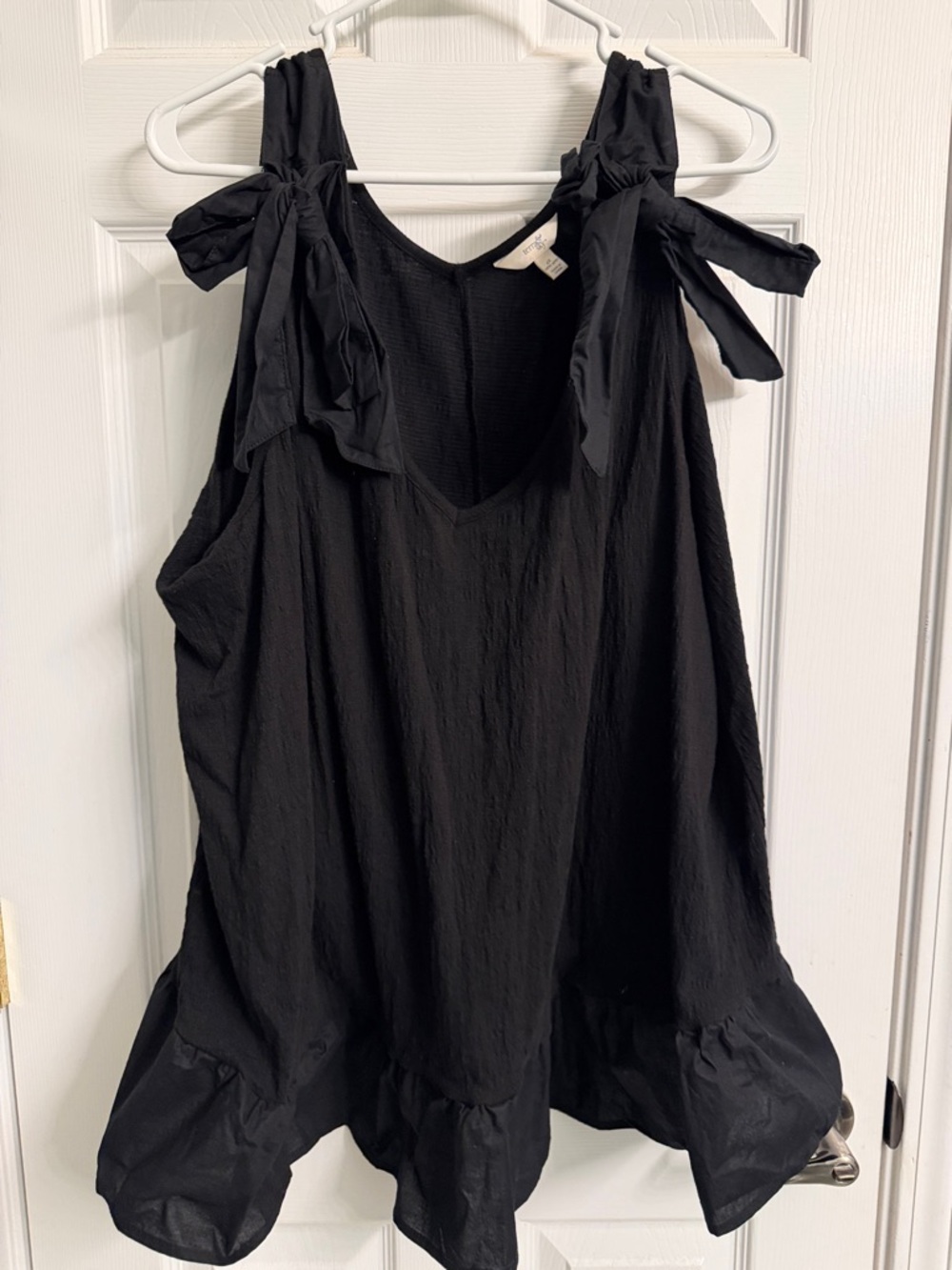 Terra & Sky Black Tie-Shoulder V-Neck Tank